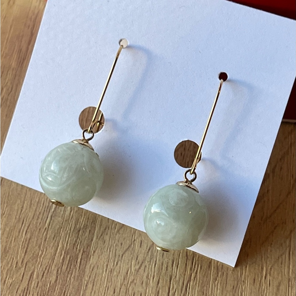 Ross-Vintage Green Carved Jade Round Earrings